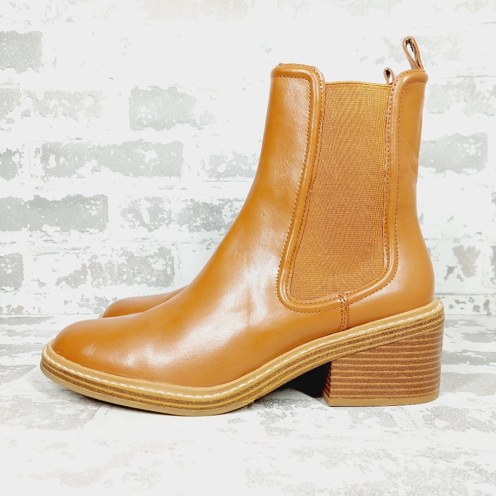 New Steven by Steve Madden Cabell Faux Leather Ankle Bootie W943